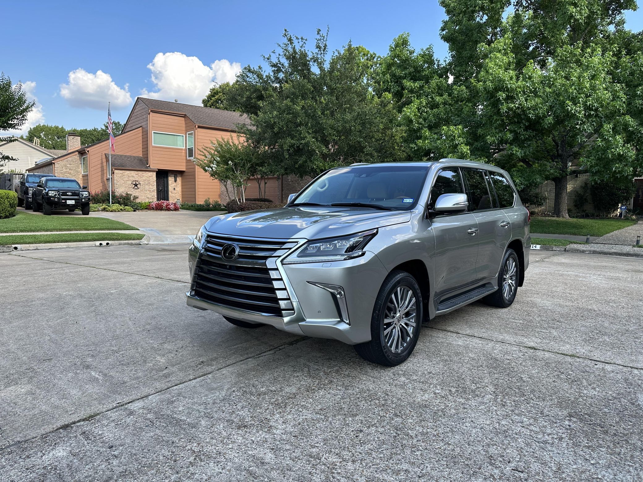 2019 Lexus LX 570 featured photo